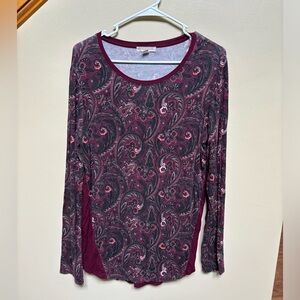 Women’s long sleeve top